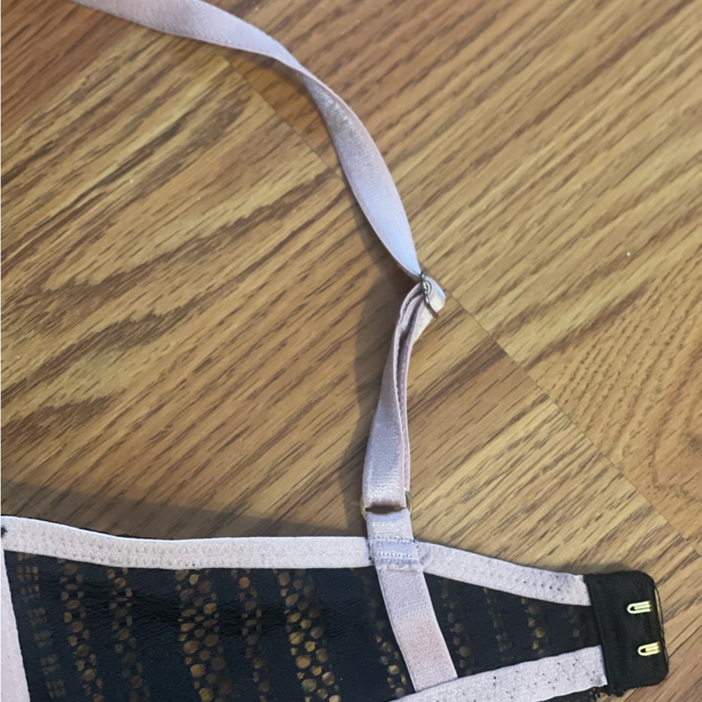 Victorias secret bra with removable padding 34B - Picture 4 of 4